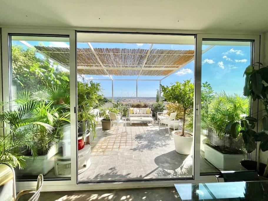 Skyline Penthouse With Jacuzzi * Rom